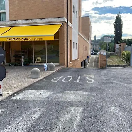 In With Private Parking * سيينا