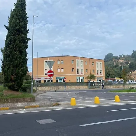 Apartment In With Private Parking Siena